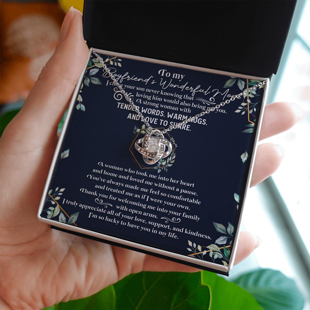 A Woman Who Took Me Into Her Heart - Mom Necklace, Gift For Boyfriend's Mom, Mother's Day Gift For Future Mother-in-law